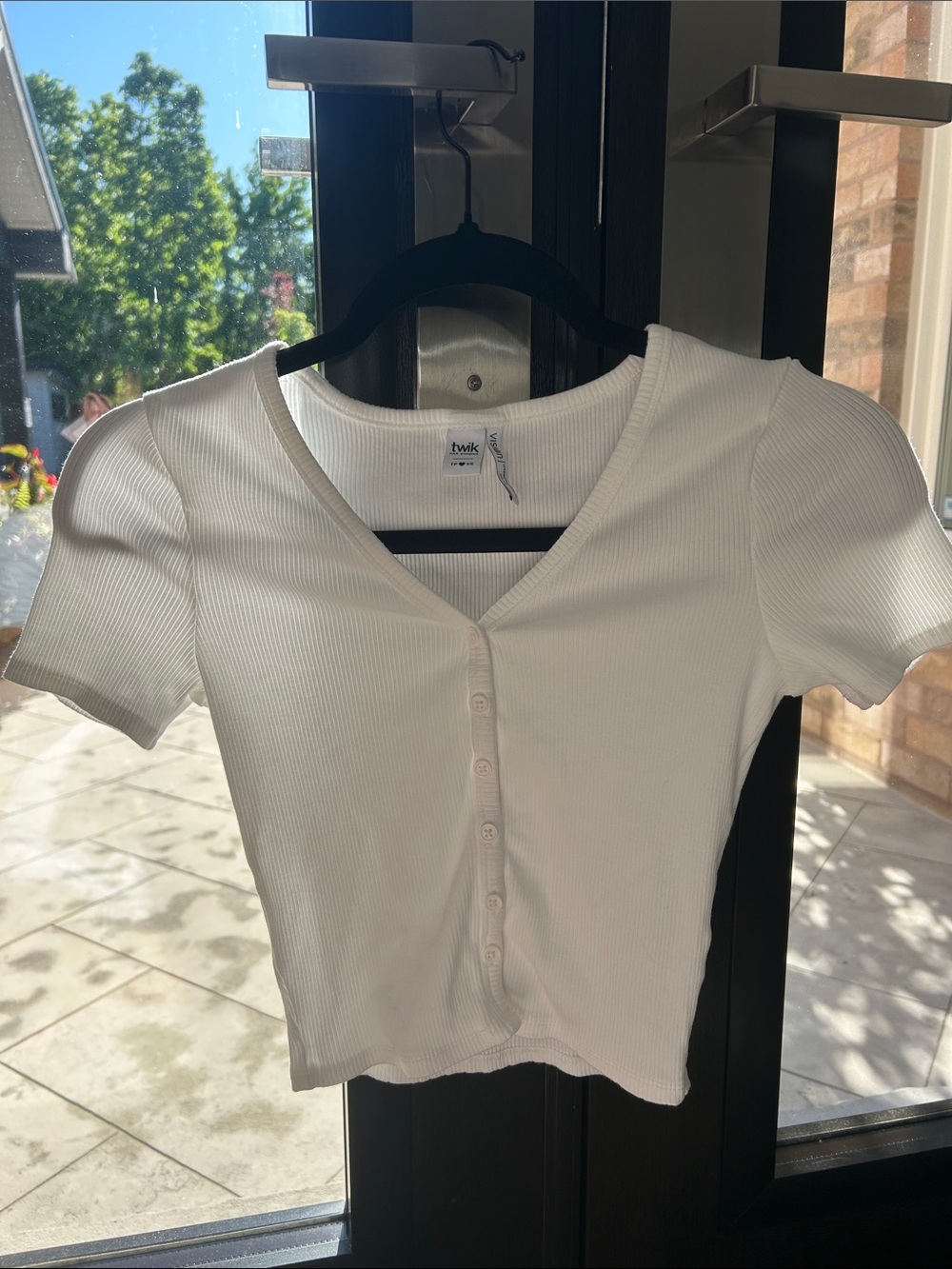 twik White Ribbed Button-Front V-Neck Short Sleeve Crop Top
